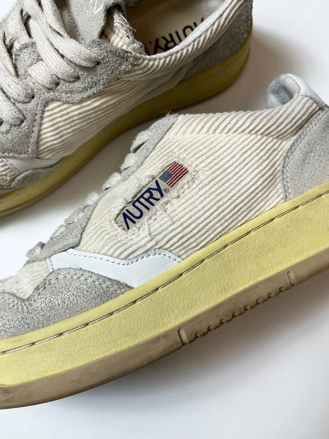 오트리 AUTRY 코듀로이 시그니처 스니커즈 Q1311 상품이미지2