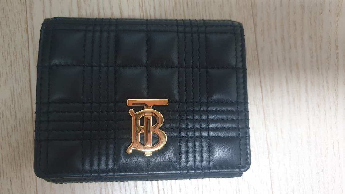 버버리 LOLA COMPACT WALLET (블랙) 상품이미지2