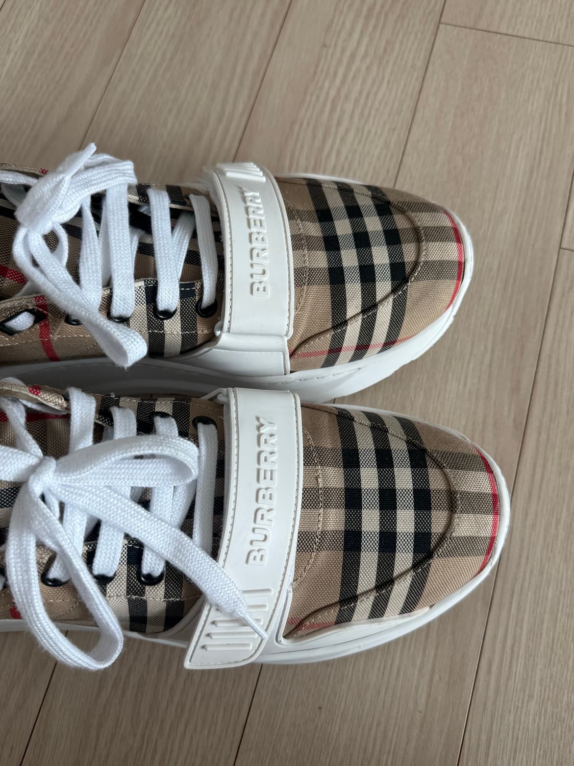 버버리 체크 스니커즈 44사이즈 상품이미지2