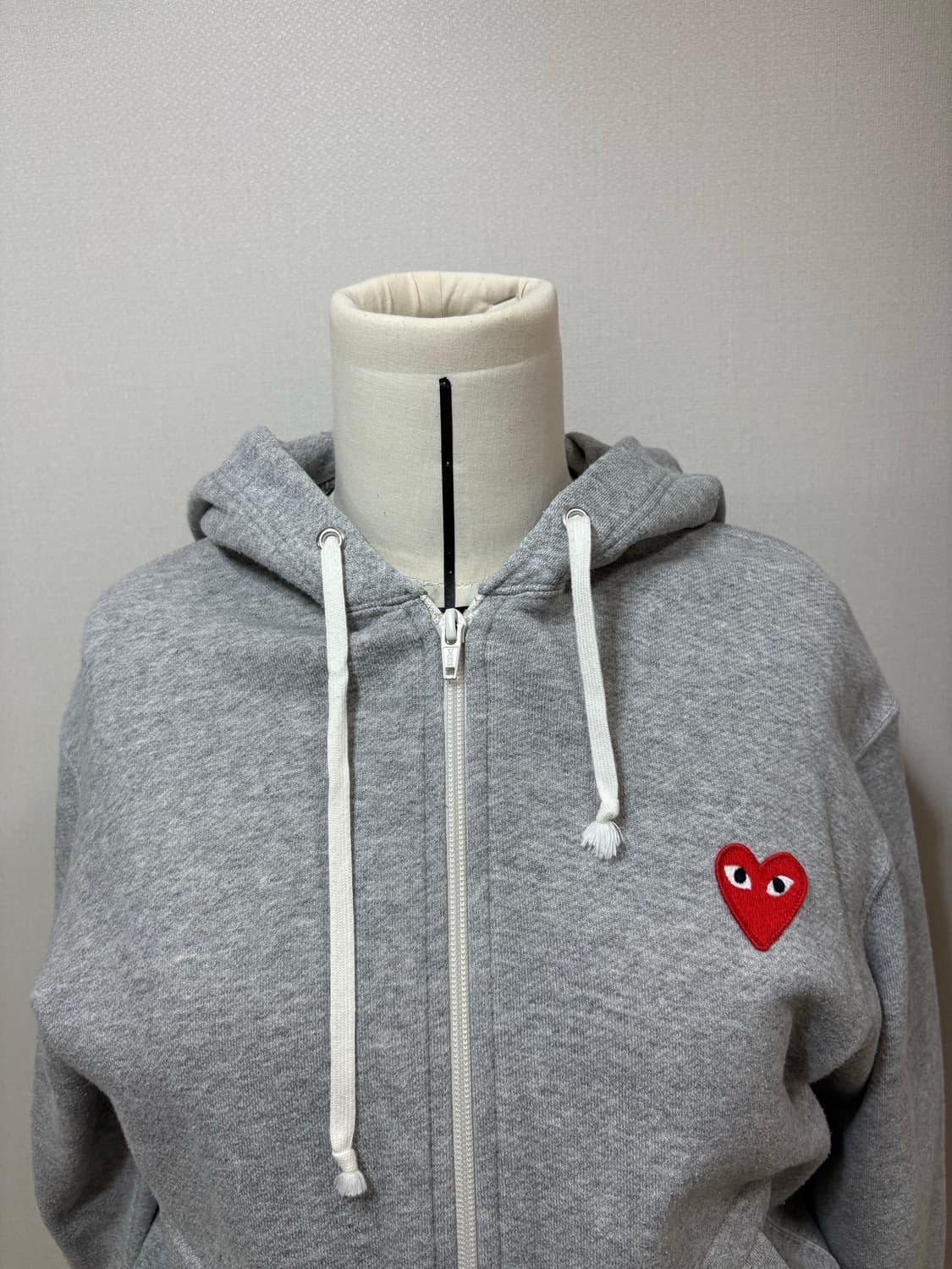 꼼데가르송 comme des garsons play 회색 후드집업 상품이미지4