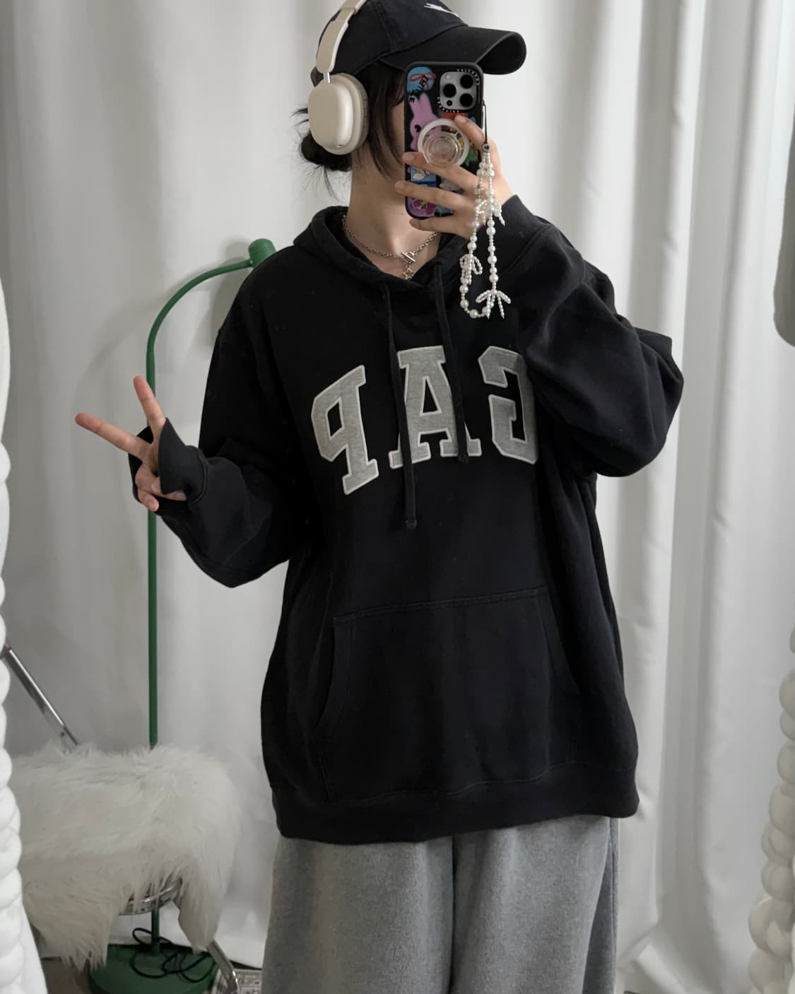 갭 블랙 오버핏 후드 티셔츠  상품이미지2