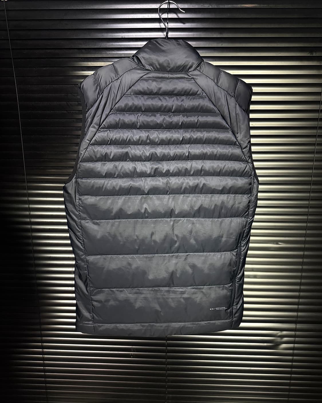 오클리 경량 패딩 조끼 베스트 집업 고프코어 런닝 S 하이넥 카라 블랙 상품이미지5