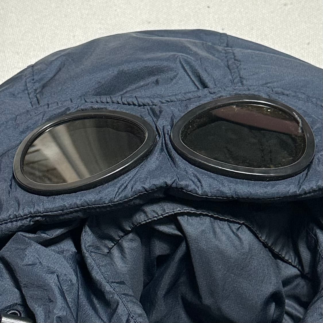 100 C.P.컴퍼니 고글 후드 패딩 베스트 상품이미지5