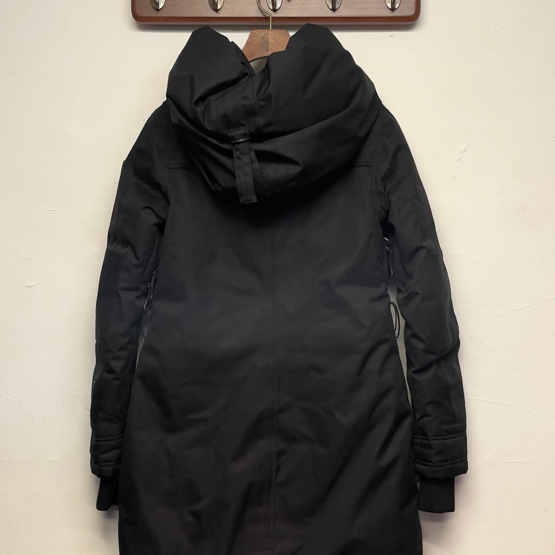 노비스 (우먼) Astrid 블랙 덕 다운 롱 패딩   상품이미지6