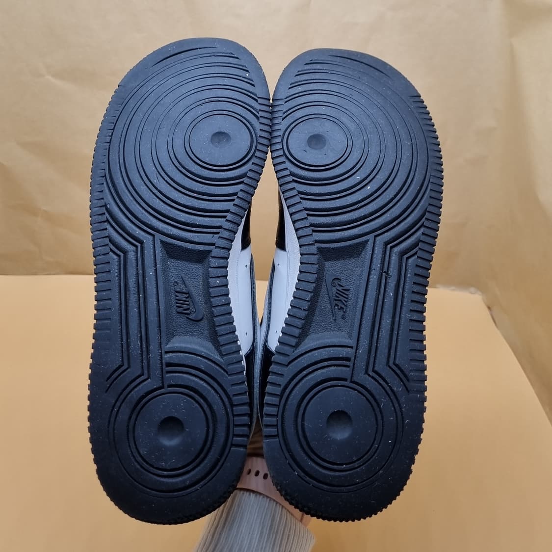 나이키 에어포스1 블랙화이트 남성운동화270  상품이미지3