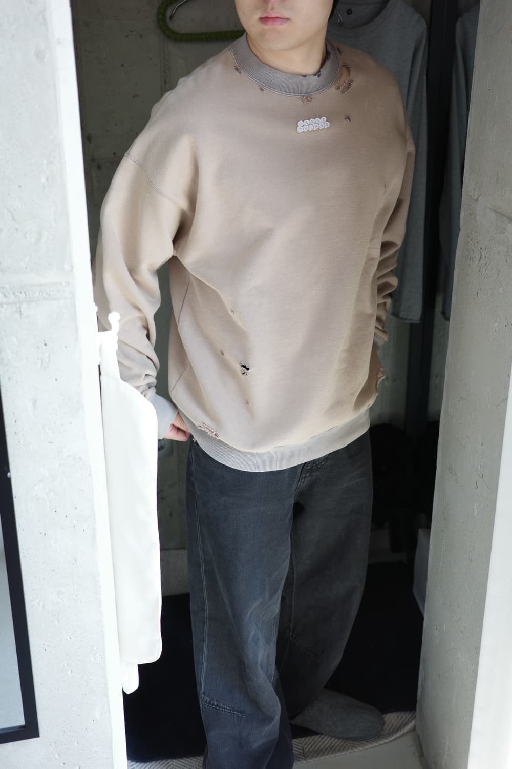 Issuethings 이슈띵즈 type56 데미지 스웻셔츠 상품이미지2