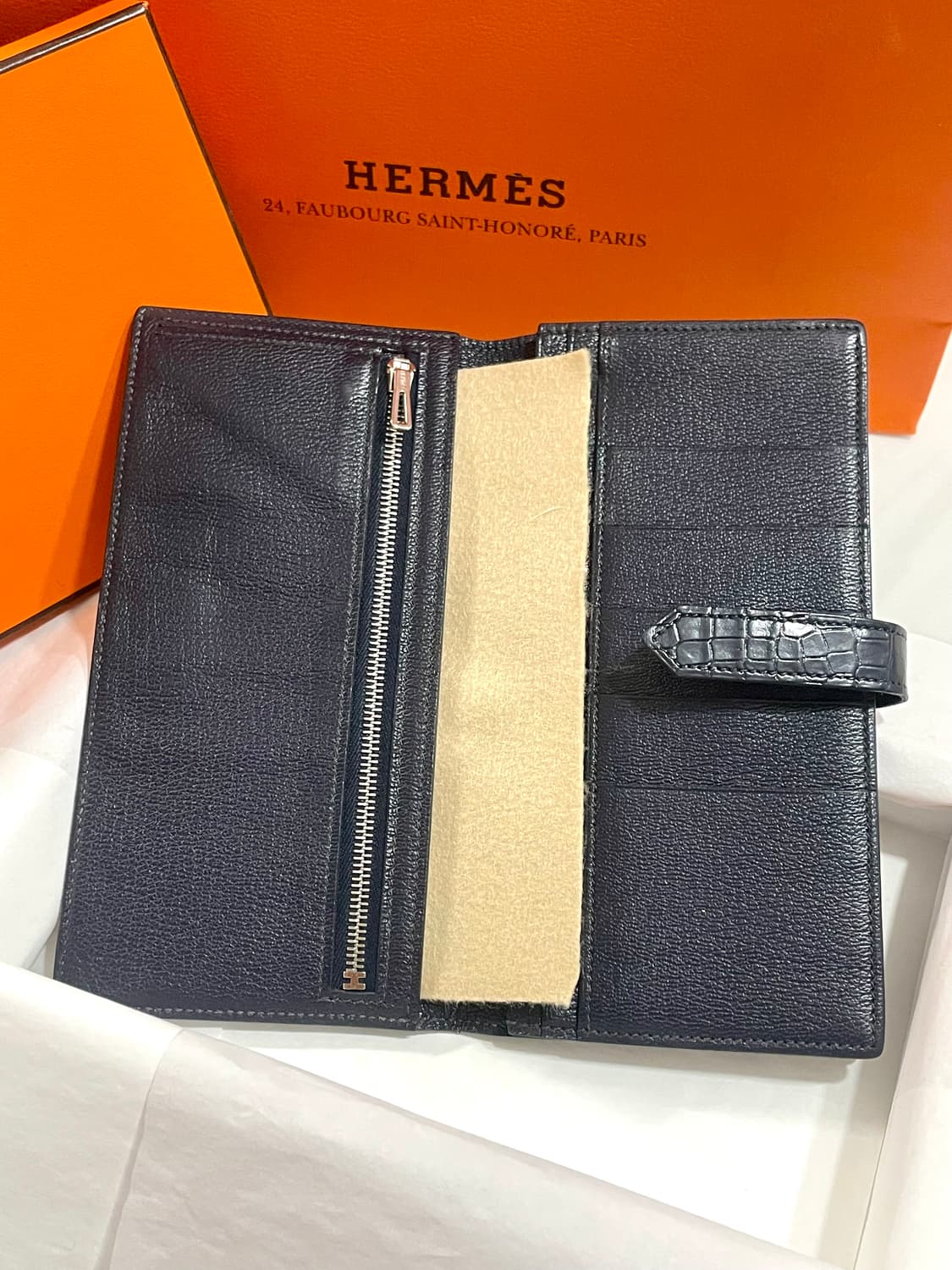 23년식 에르메스 악어 베안 와니 장지갑 딥네이비 은장 풀박스 상품이미지3