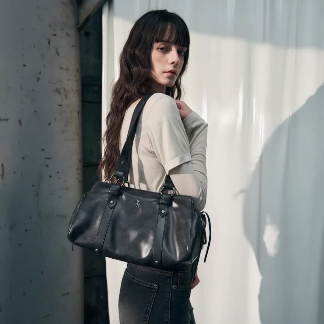 레더리 레더 숄더백 블랙 상품이미지1