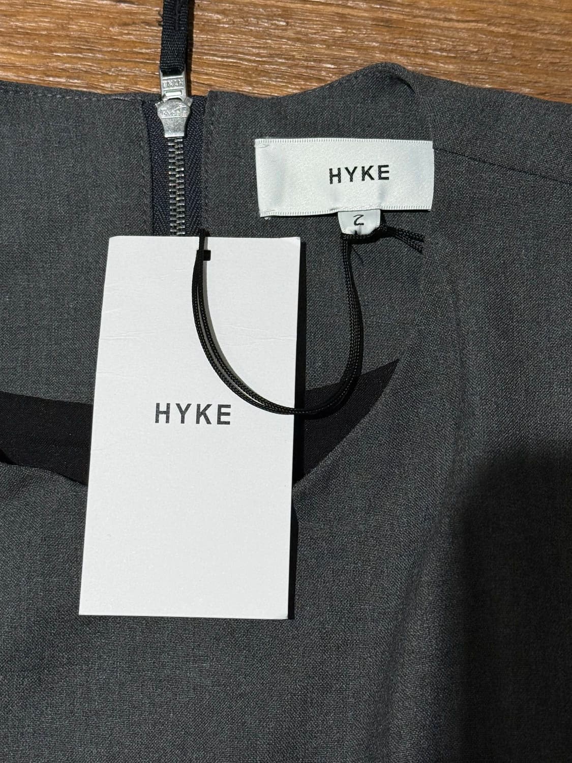 하이크 21ss 차콜 슬리브리스 버클 벨트 롱 원피스 상품이미지7