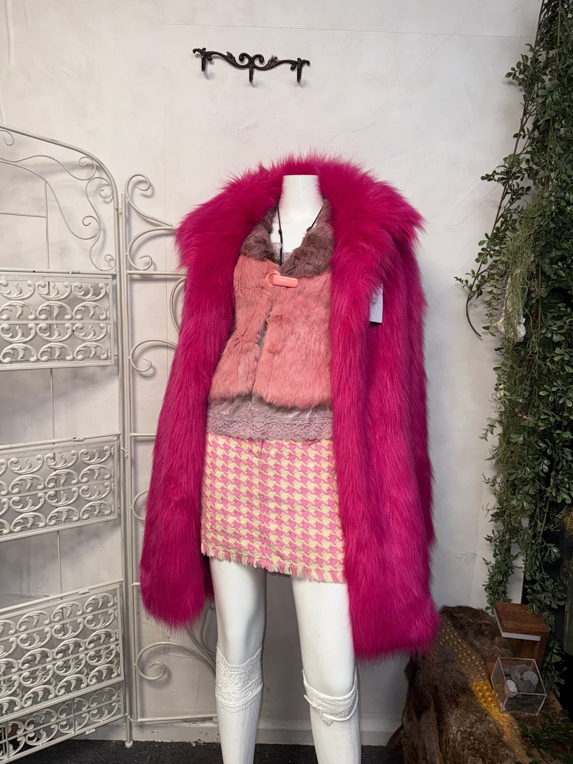 MCM hot pink faux fur coat jacket (새제품) 상품이미지8