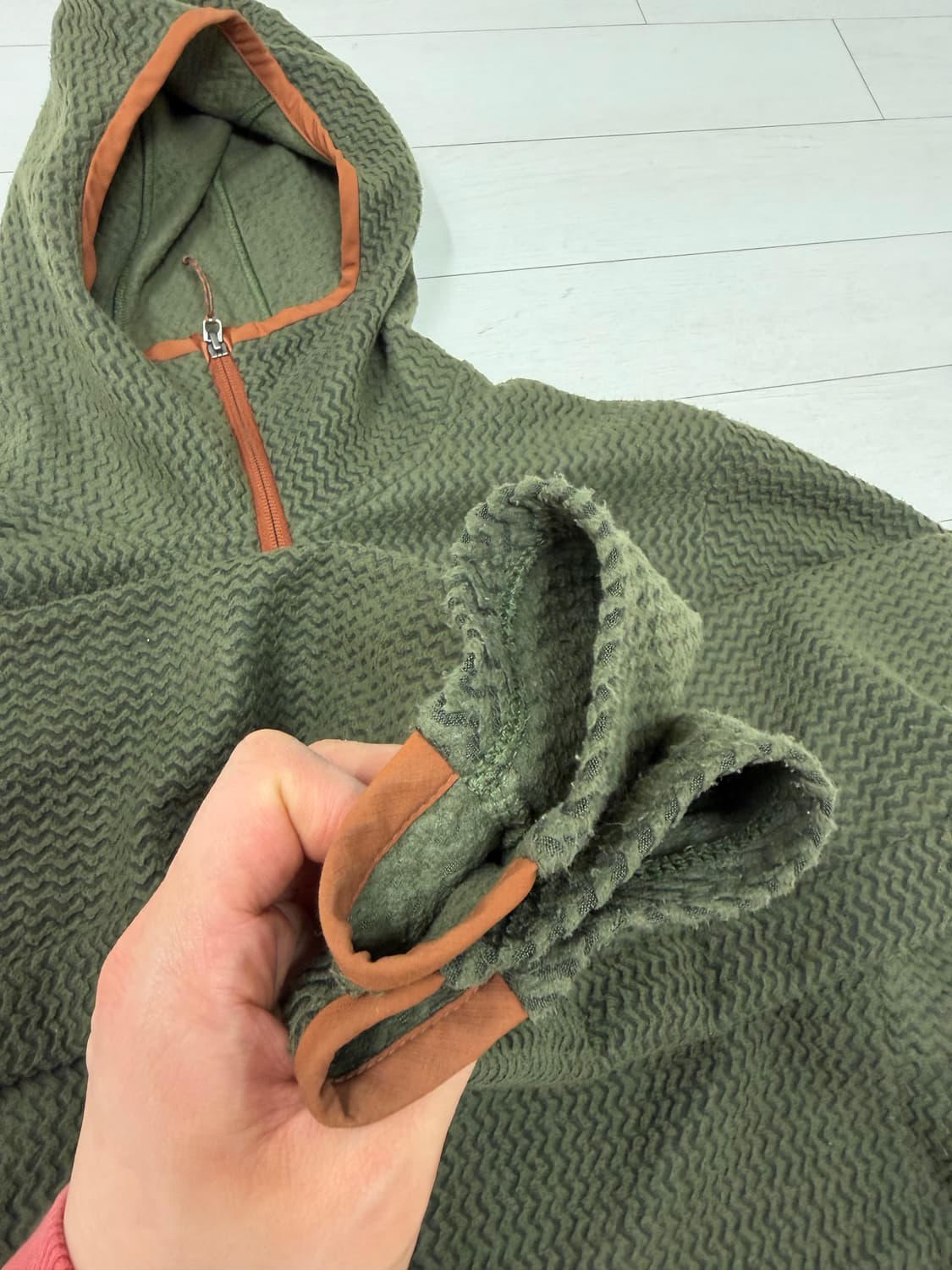 파타고니아 r1 후디 집업 L 사이즈  상태 9.4/10  사진찍고 절대 상품이미지2