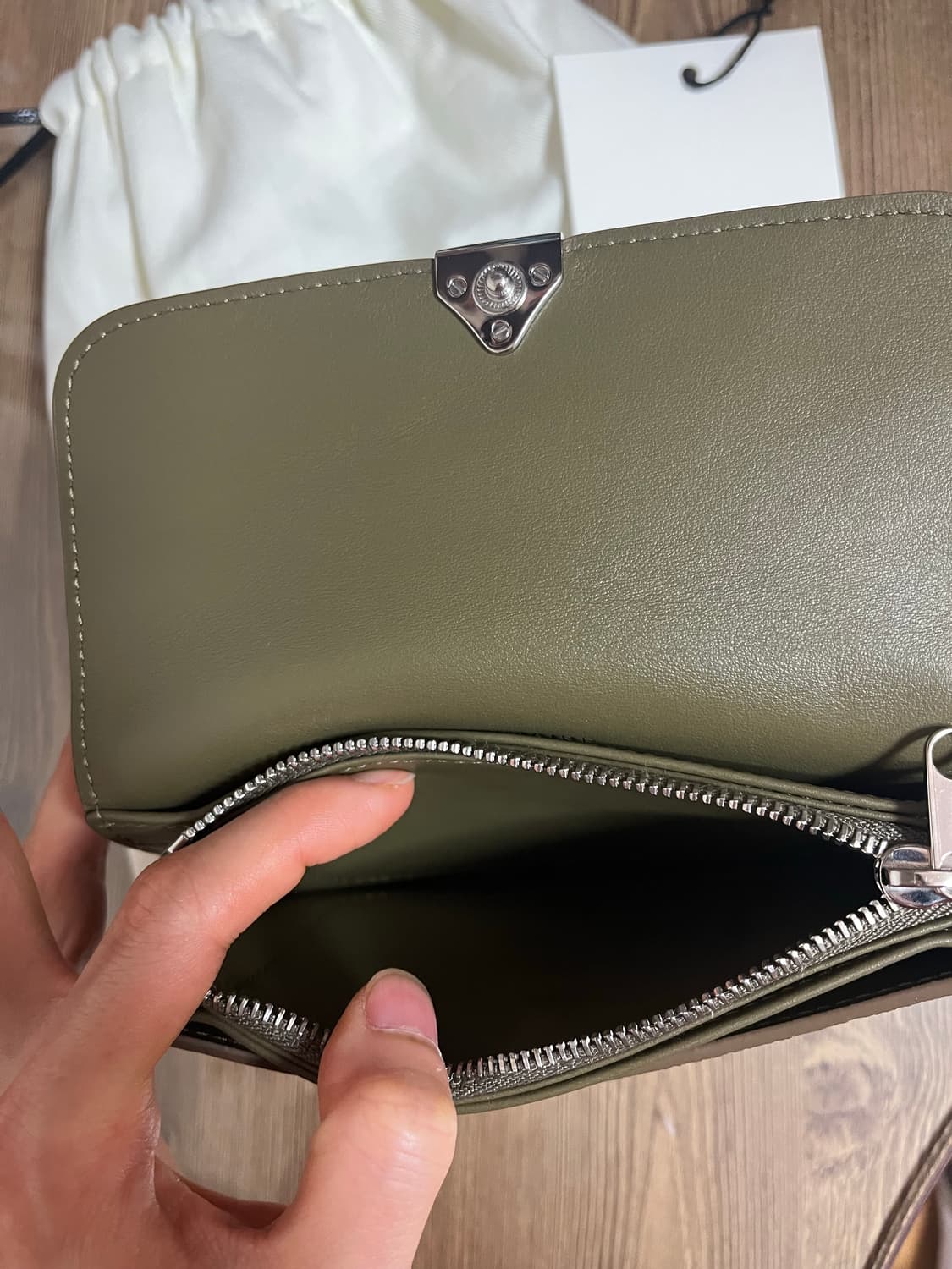 르메르 소프트탭 월렛 벨벳모스 상품이미지6