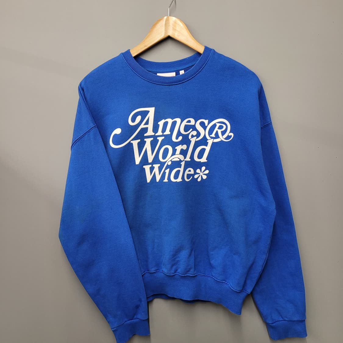 ames worldwide 아메스 월드와이드 시그니처 로고 스웻셔츠 블루 상품이미지1