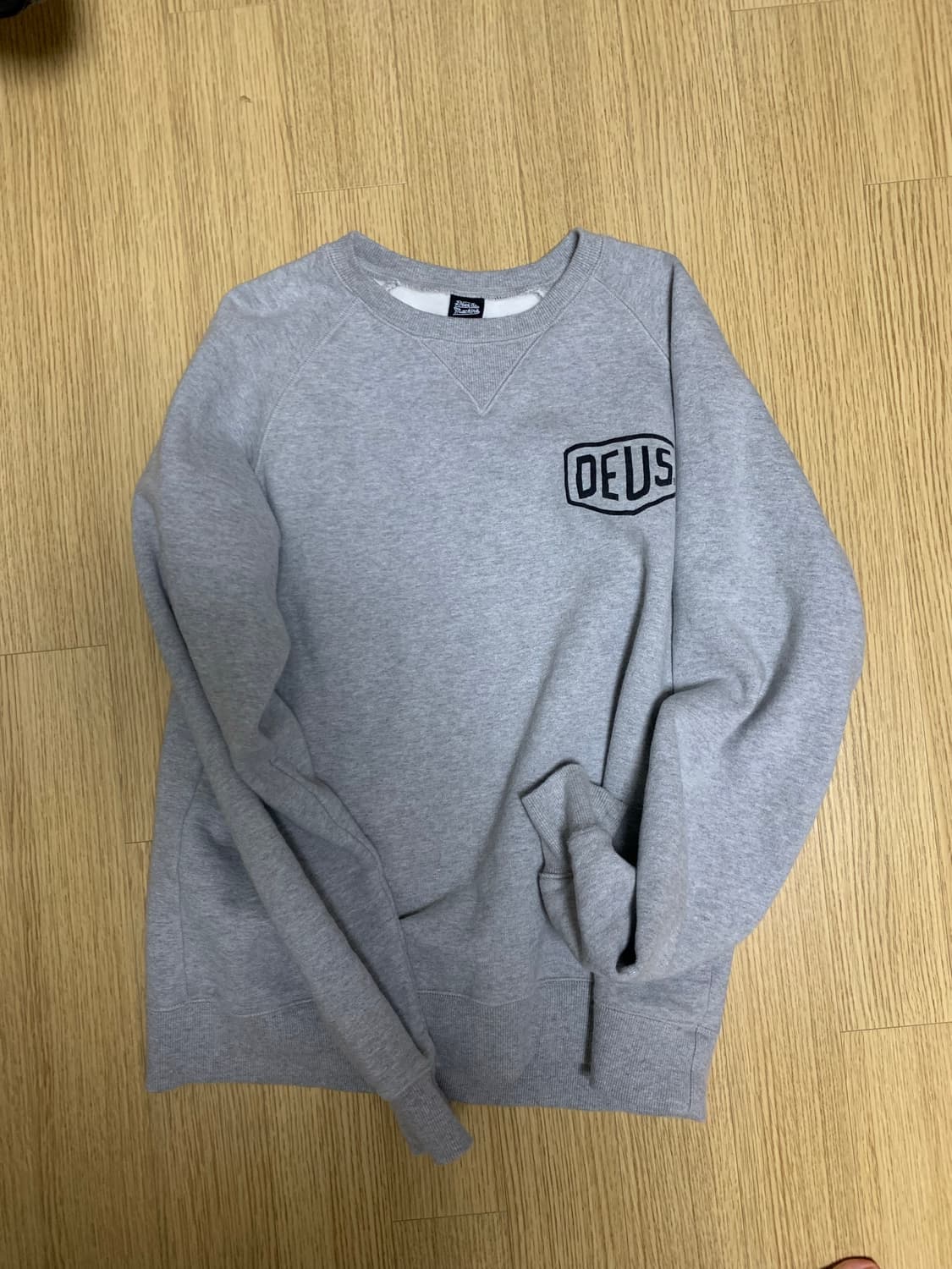 데우스 엑스 마키나 서울 회색 맨투맨m 상품이미지1