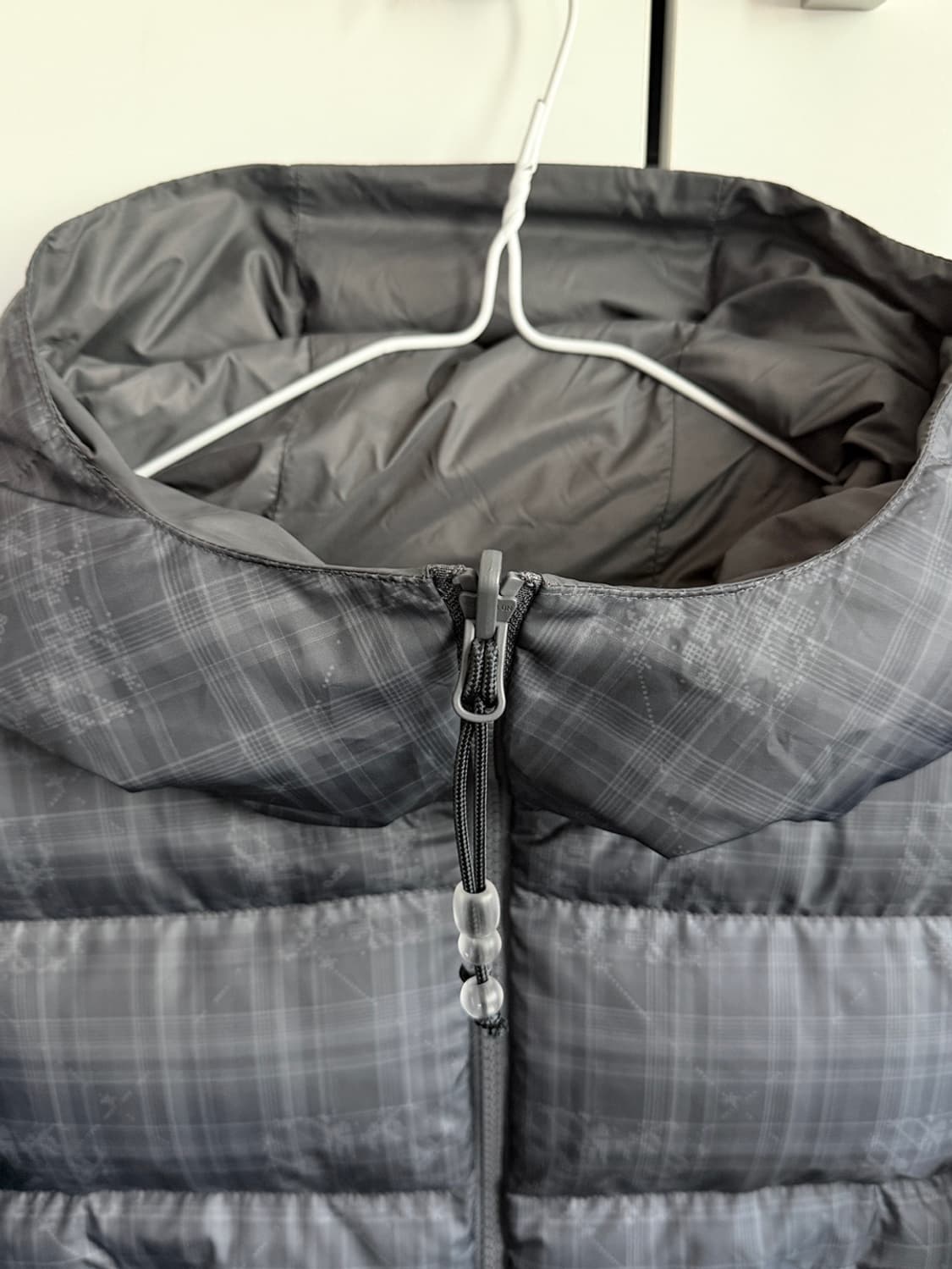 OJOS 오호스 리버시블 체크 패딩 차콜 1사이즈 상품이미지8