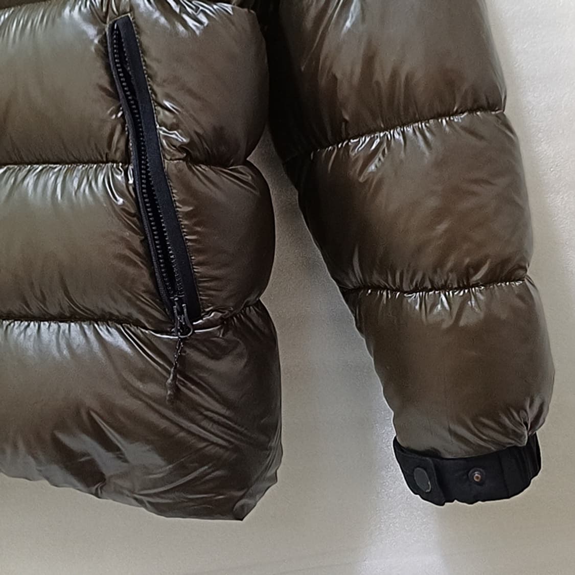 코오롱 카펠라 숏 유광 구스 다운 패딩 남성 L 100 카키 사랑봉봉 상품이미지5