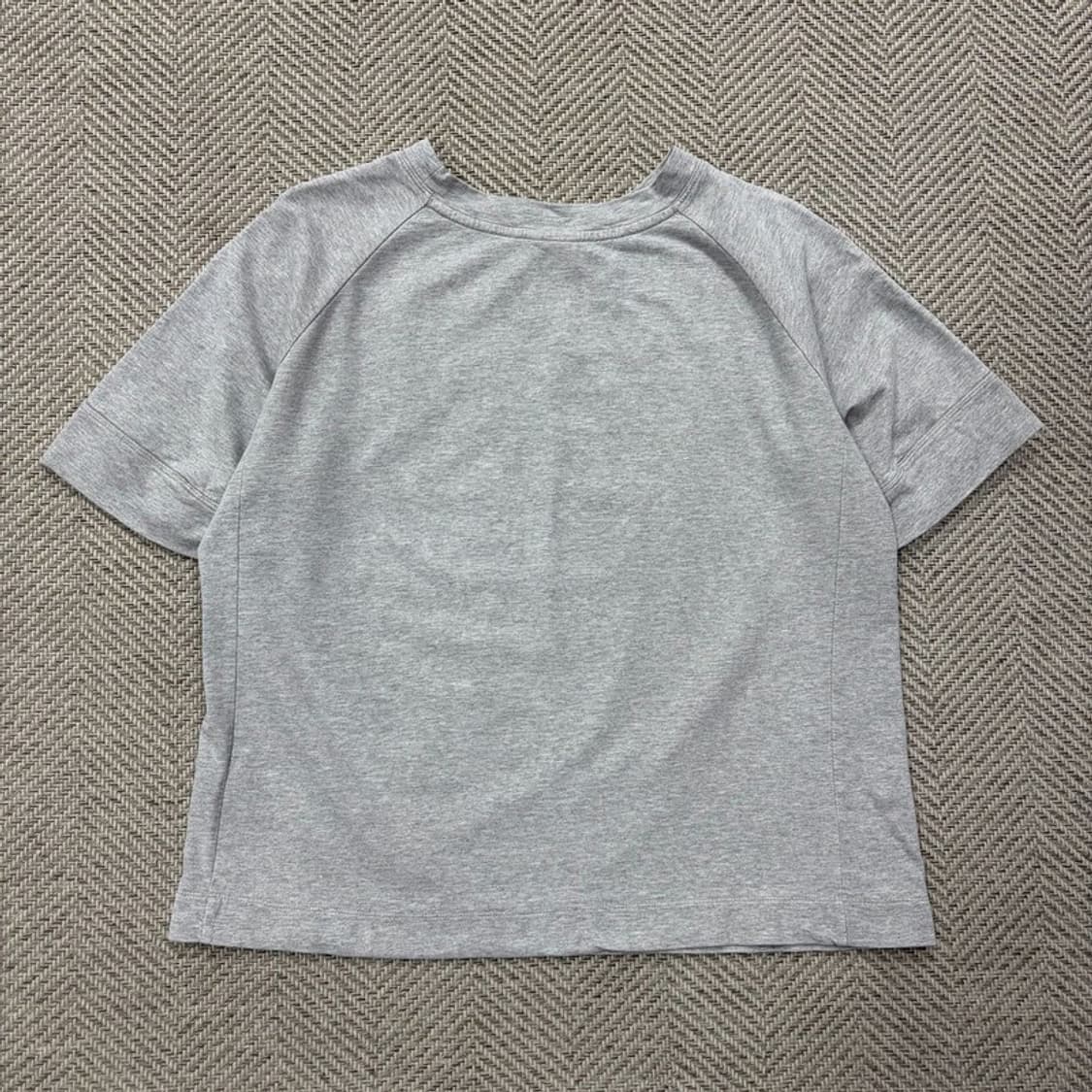 럭키슈에뜨 로고 자수 티셔츠 v2900 상품이미지2