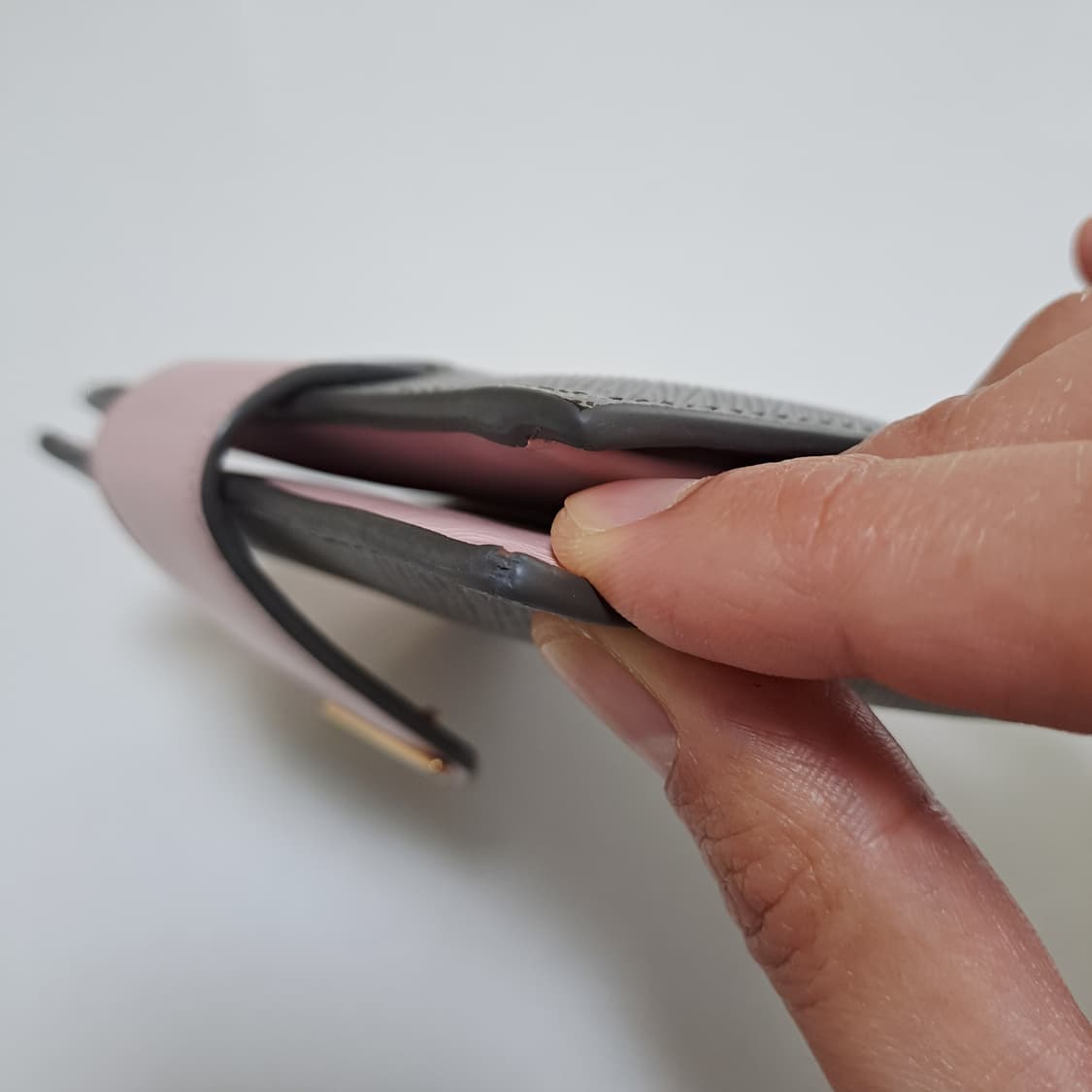 [100%/정품] 프라다 사피아노 스무스 레더 회색,핑크 지갑 상품이미지7