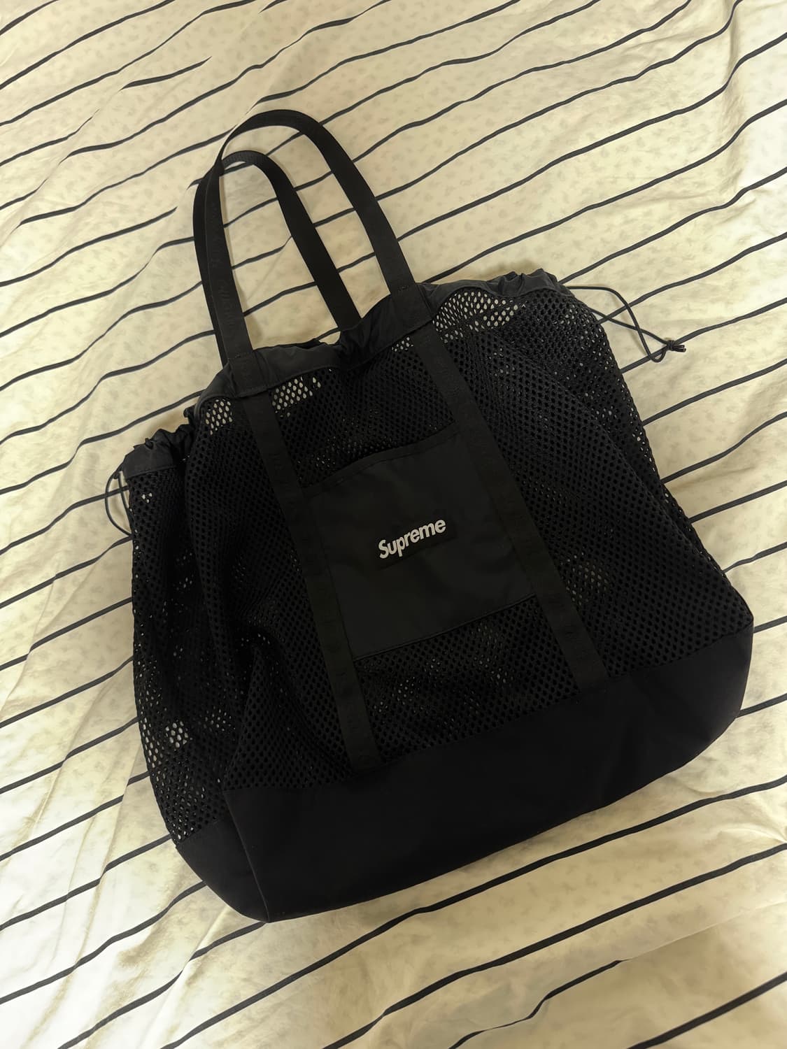 슈프림 25SS 메쉬 토트백 (블랙) 상품이미지1