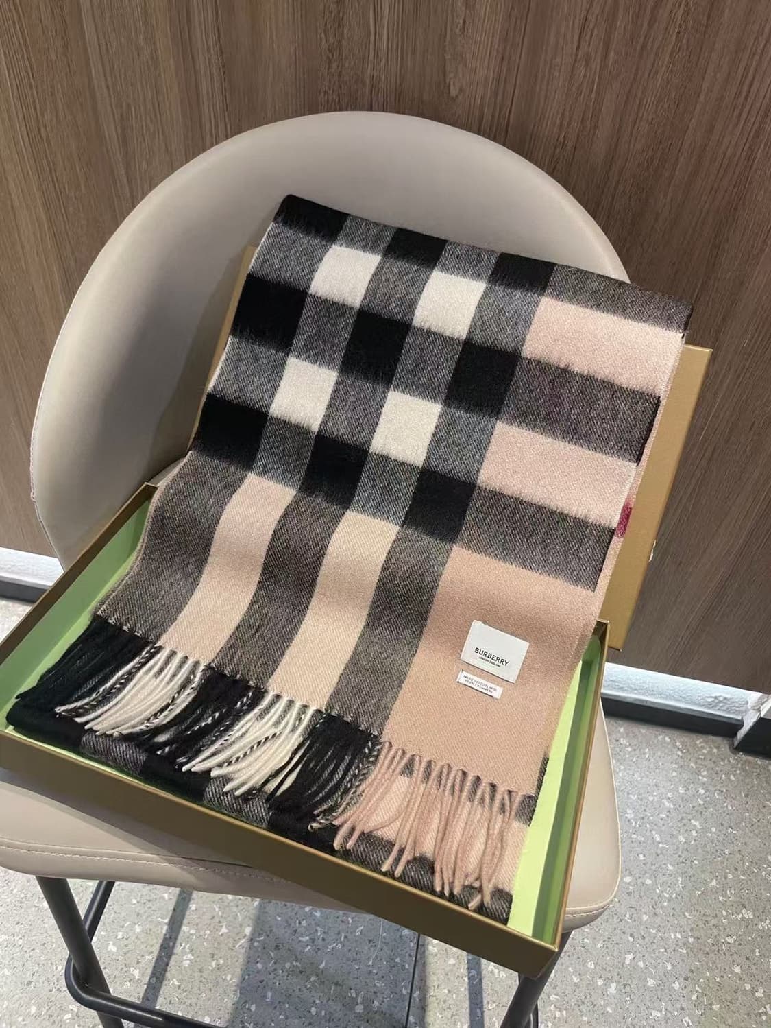 버버리숙녀 리버서블 스카프
 상품이미지1