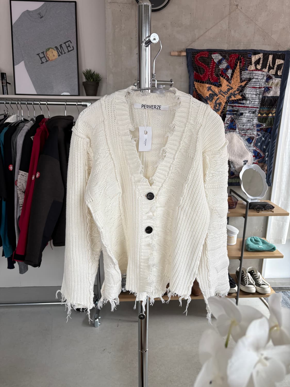 Perverze 퍼버즈 데미지 니트 가디건 상품이미지1
