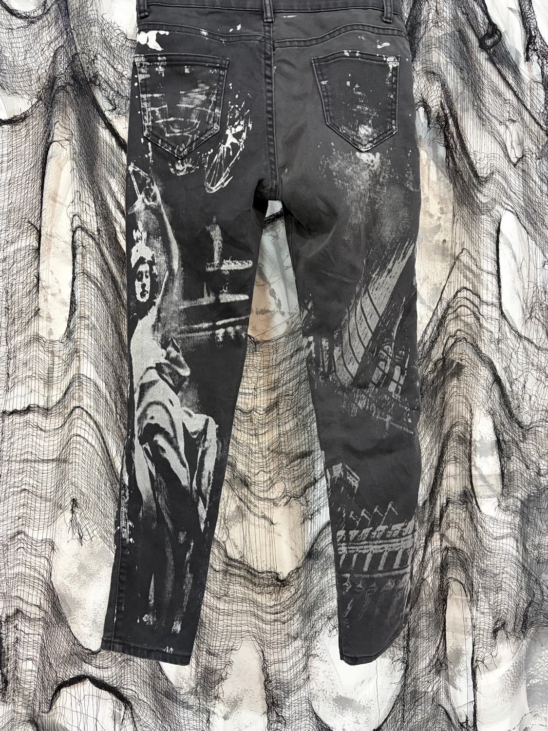 Gothic all over Graphic cubic pants 상품이미지9