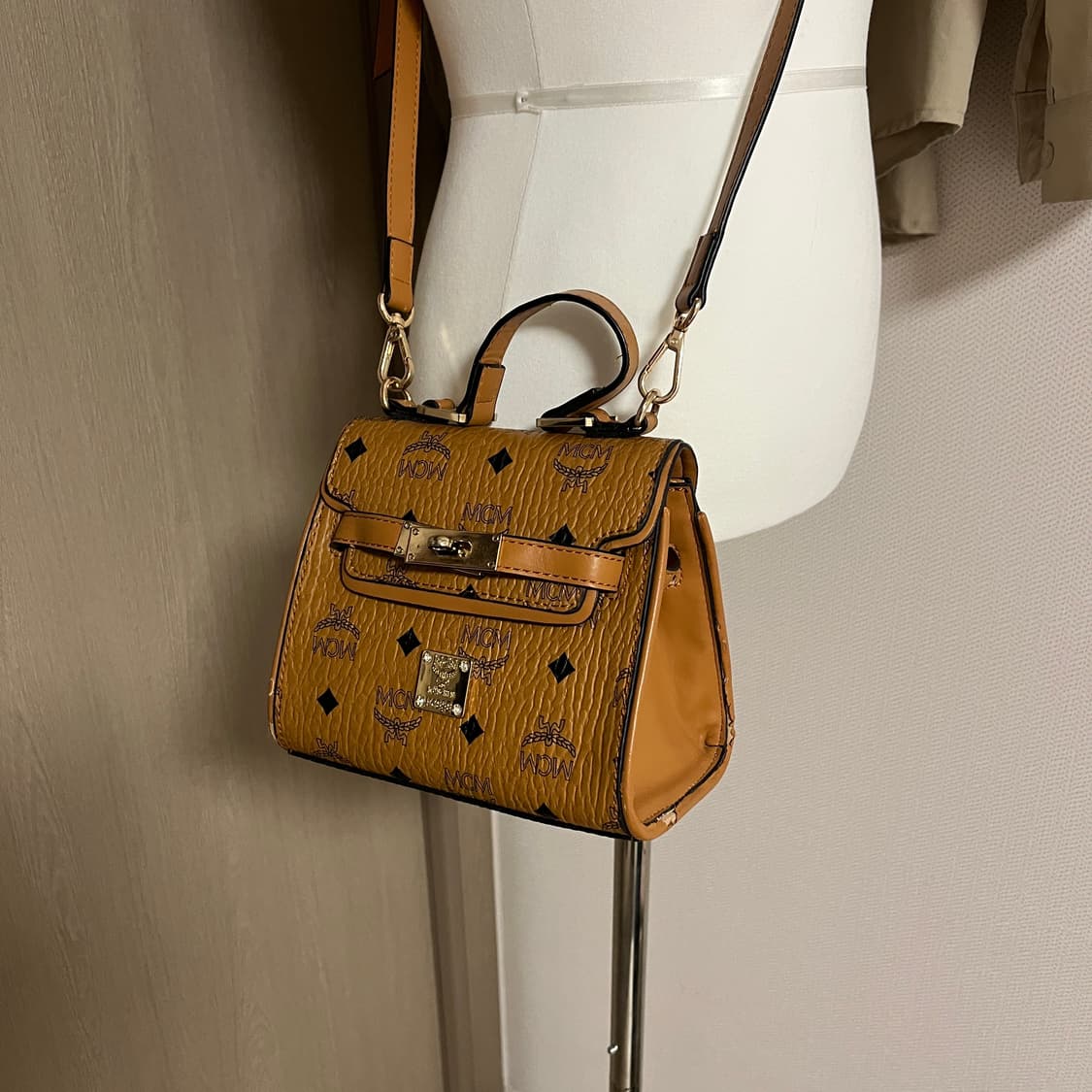 MCM 핸드백 상품이미지1