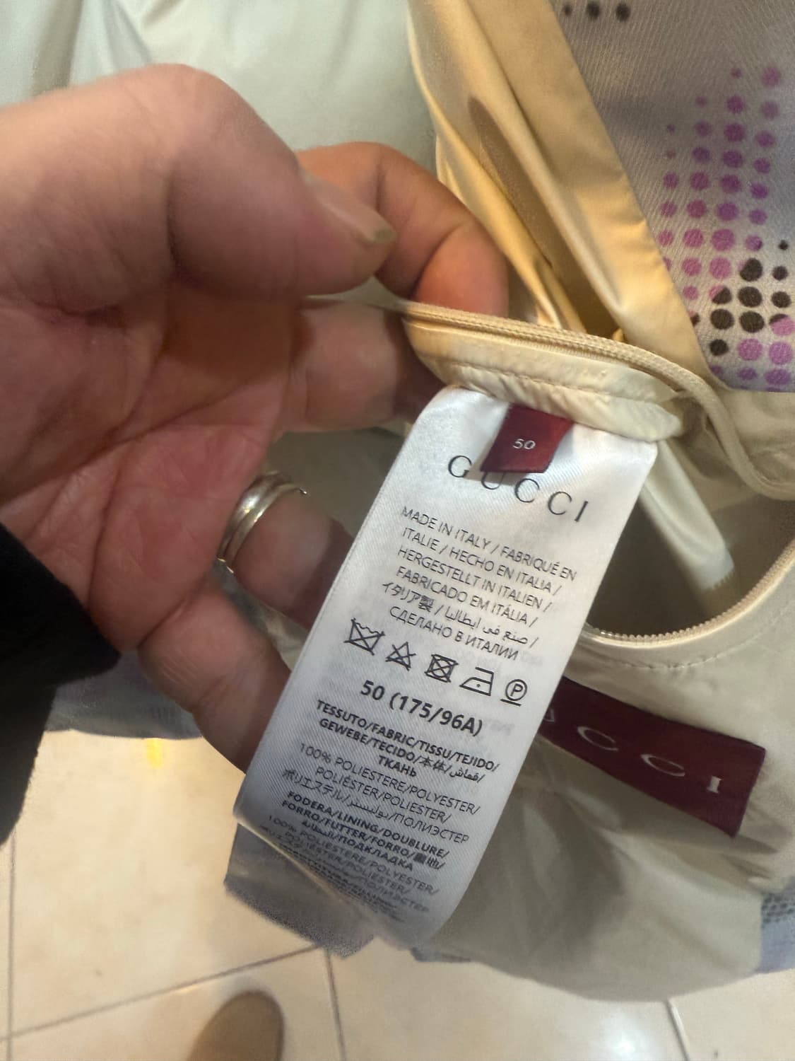 50/105/24fw 정품 구찌 올오버 로고 다운패딩 팝니다 상품이미지5