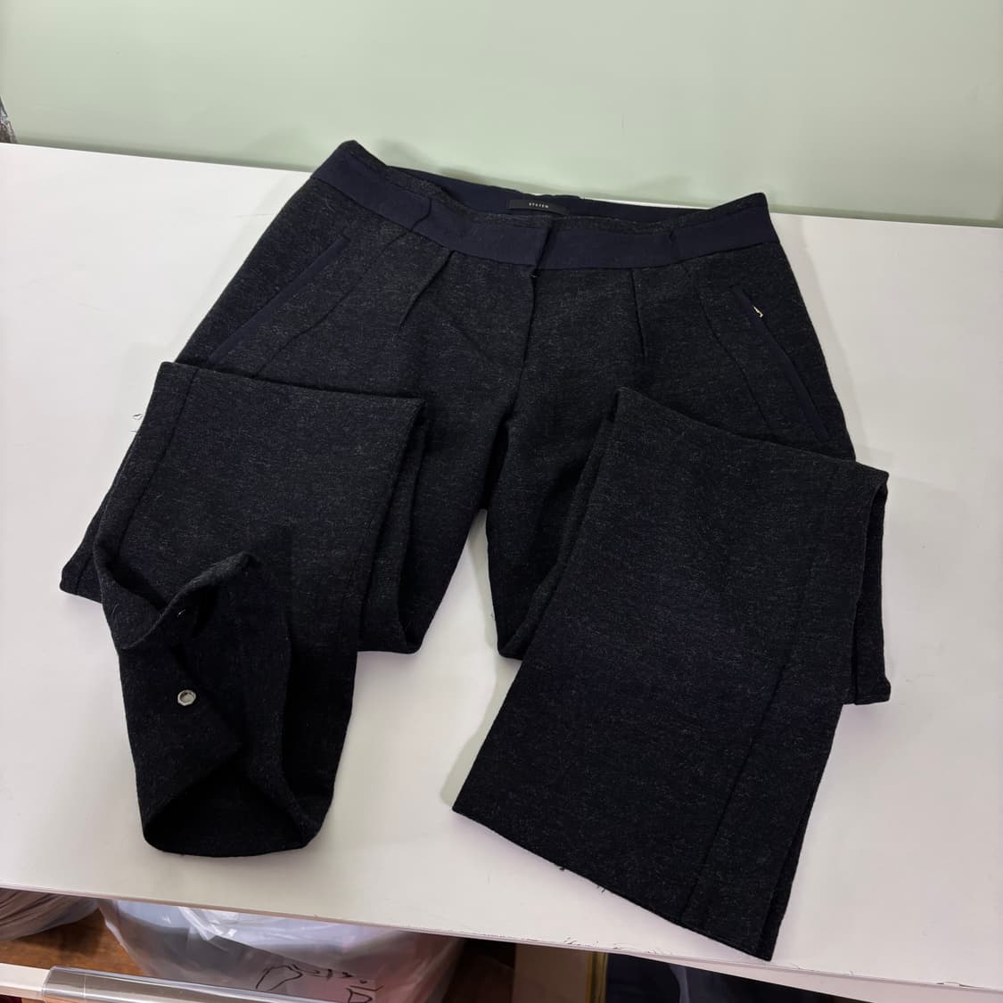 우먼S-M 시스템 블랙 슬림핏 울 팬츠 상품이미지3