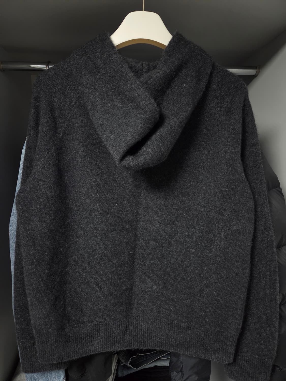 (S) 아모멘토 라쿤 후디 니트 다크그레이 상품이미지3