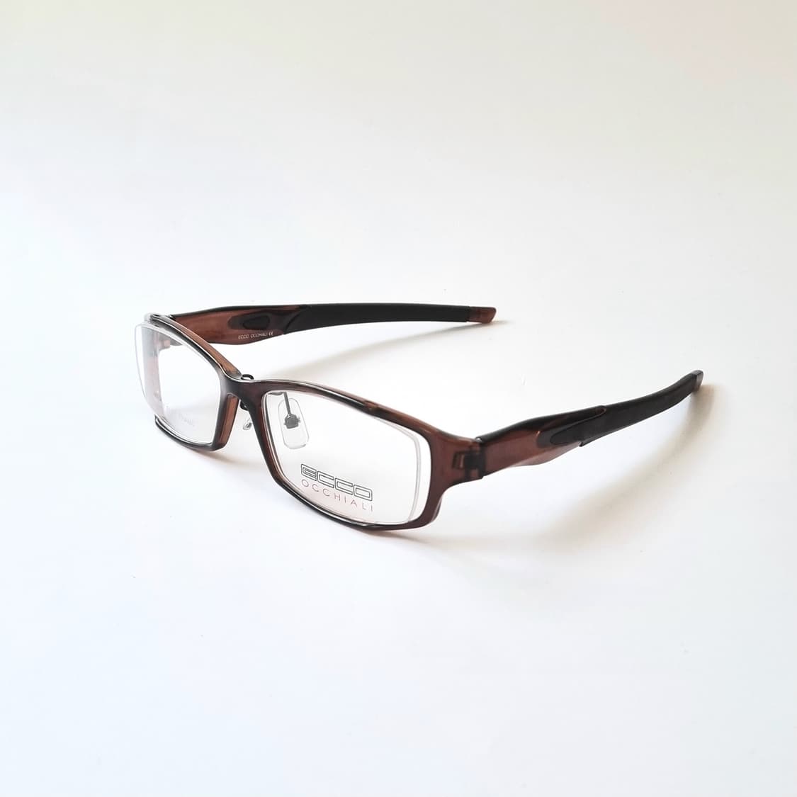 데드스탁 가볍고 유연한 착용감, 유니크한 쉐입 안경테 806 상품이미지2