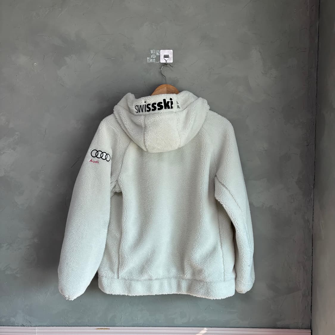 데상트 아우디 스위스 스키팀 플리스 화이트 상품이미지4