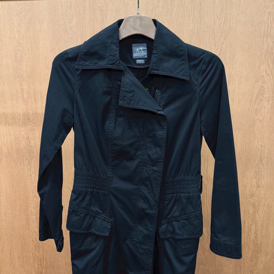 아르마니 익스체인지 코트 랩 버튼업 셔링 밴딩 디테일 슬림핏 블랙 상품이미지4