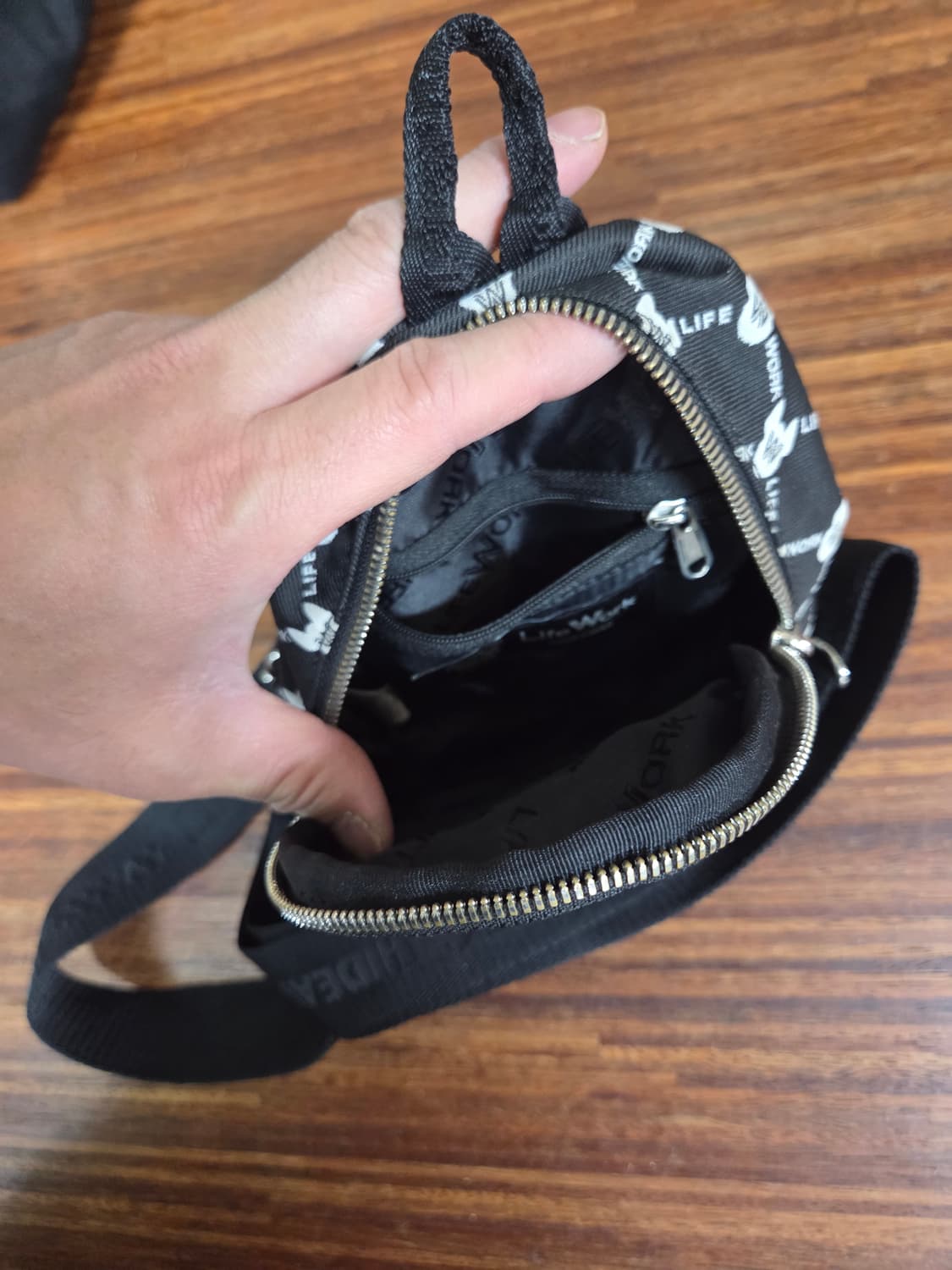 라이프워크 모노그램 투웨이 마이크로 크로스백  상품이미지3