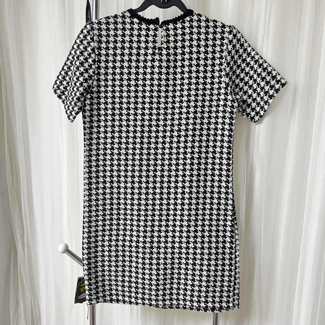 PLUVIA 백화점 퀄리티 하객룩 하운드투스 반팔 미니 원피스 상품이미지4