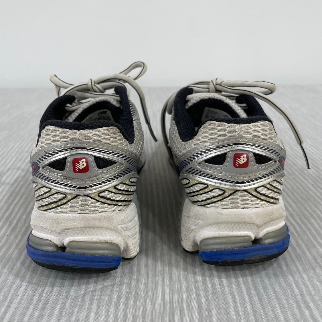 757) 뉴발란스 860v2 메탈릭 실버 225mm 상품이미지4