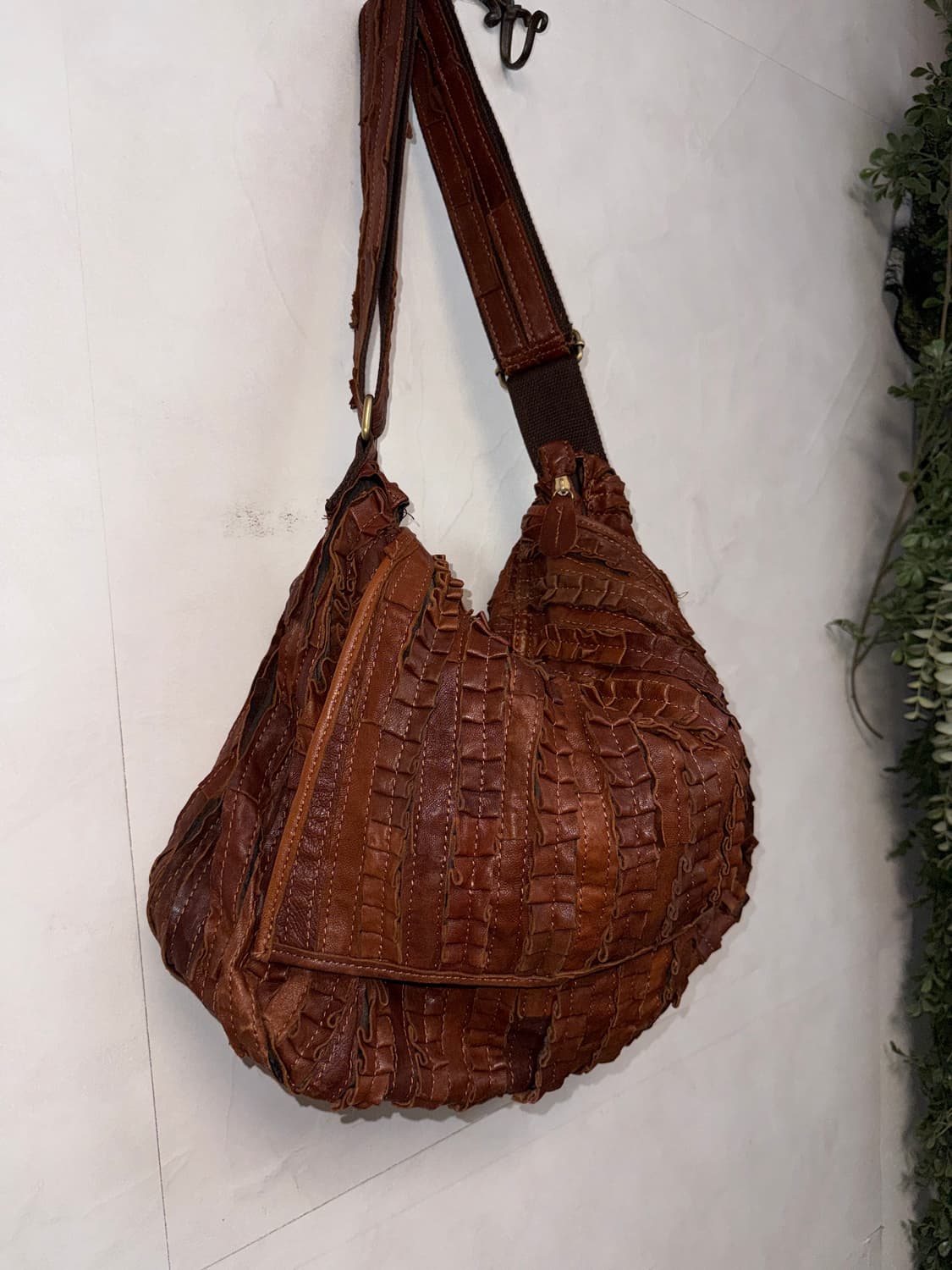 Brown lamb skin shirring wrinkled 크로스백  상품이미지3