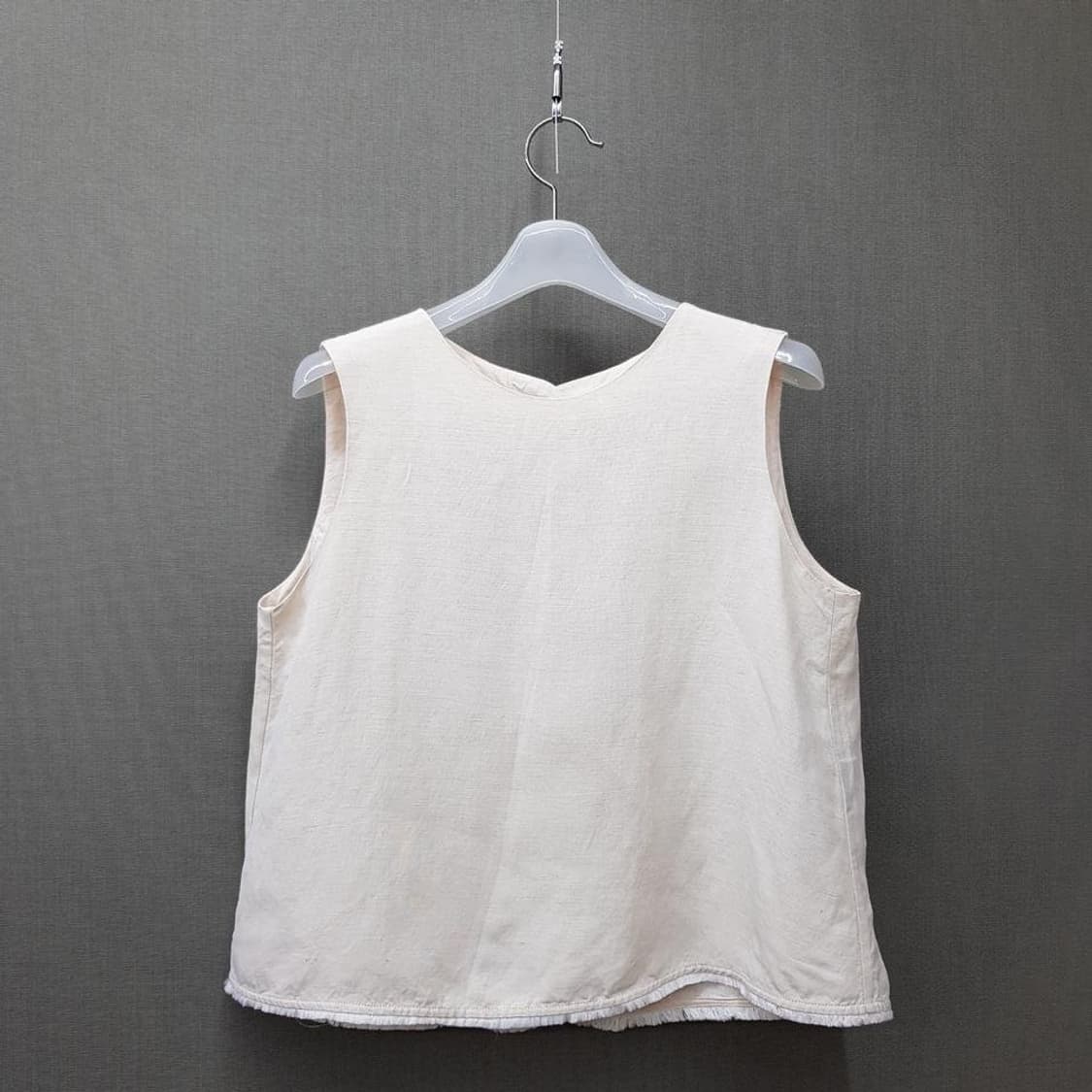 한섬 더캐시미어 2022 슬리브리스 블라우스 82-94-160사이즈 상품이미지1