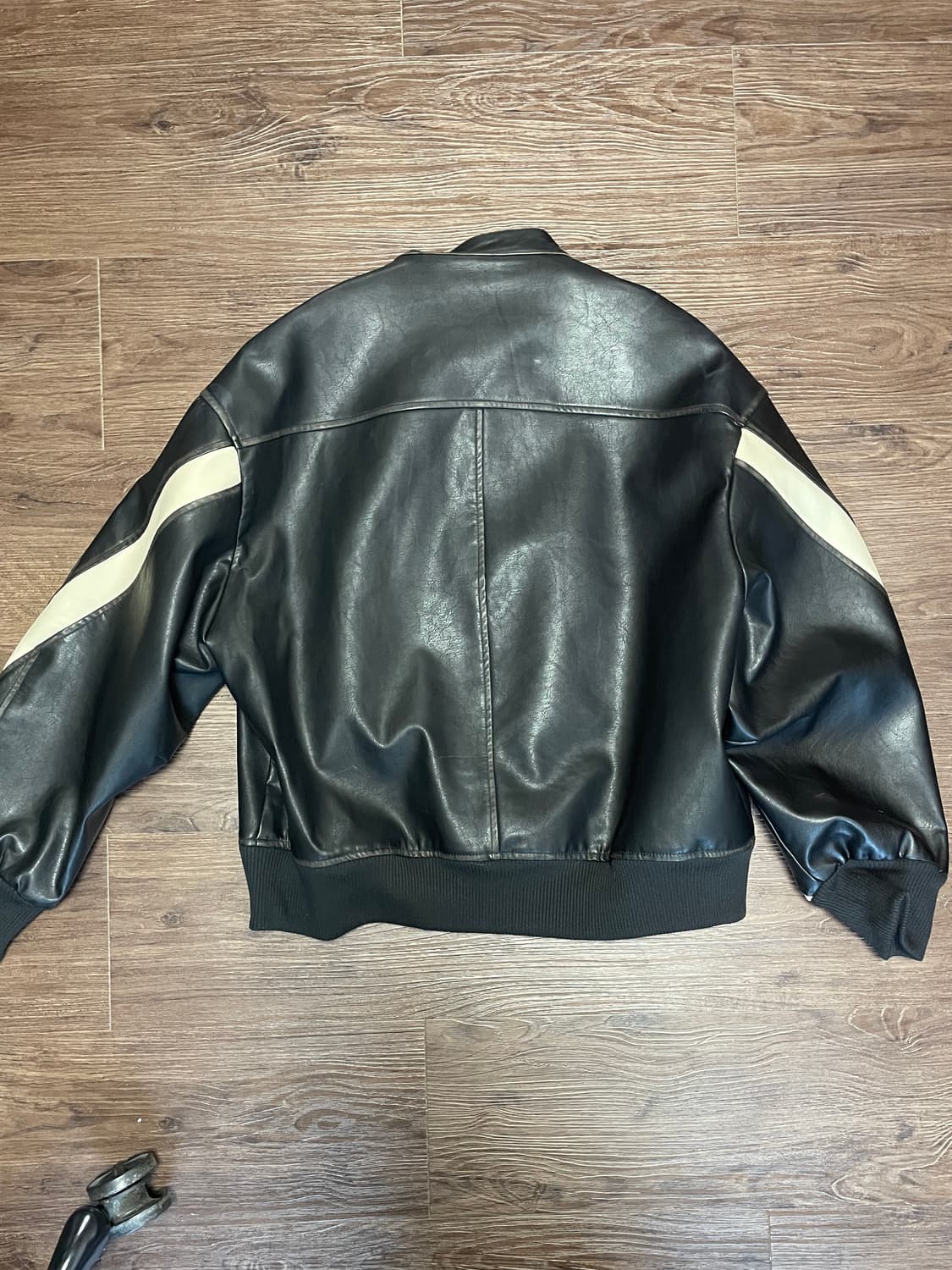 버프워시 버핑레더 인시전 바이커 자켓_Washing Black&Ivory 상품이미지2