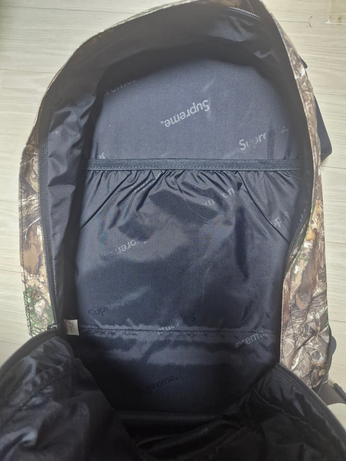 19FW 슈프림 리얼트리 카모 백팩 뉴욕 구매 정품 상품이미지5