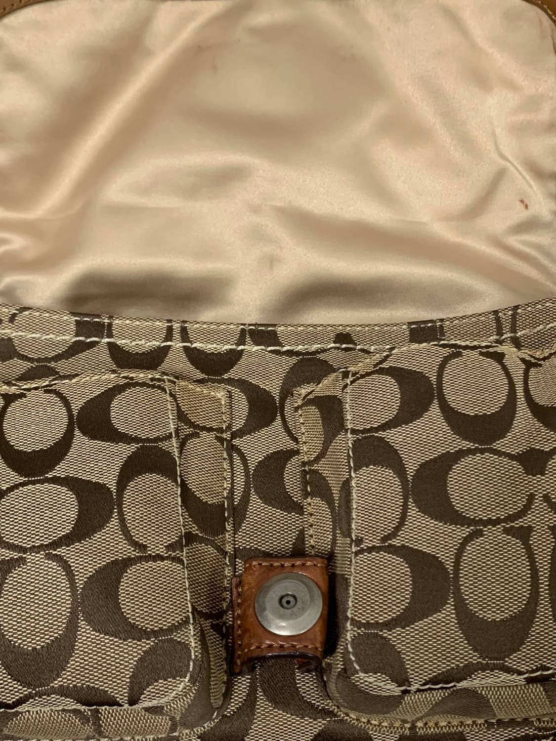 Coach signature buckle shoulder bag 상품이미지4