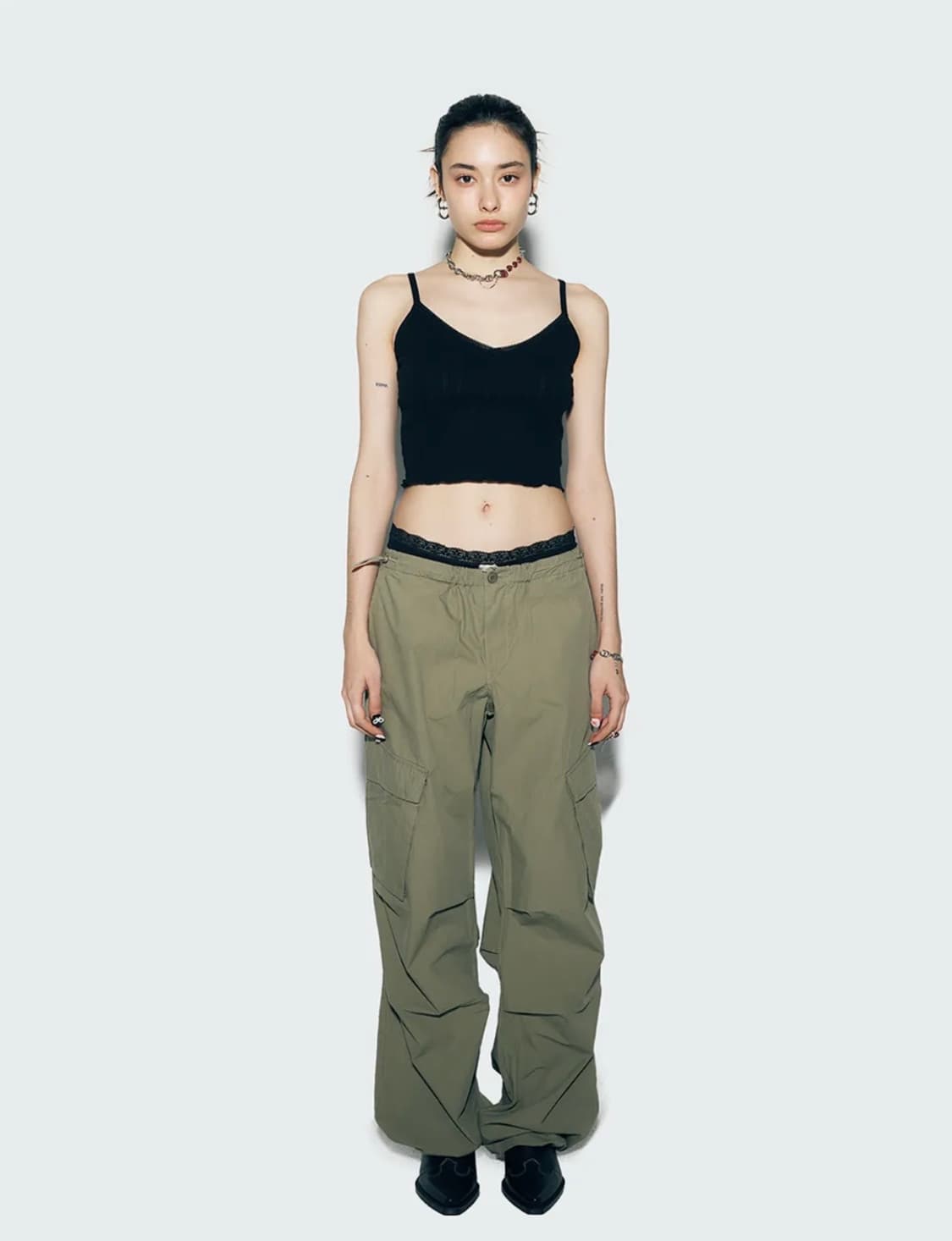 에즈이프 캘리 PARACHUTE CARGO PANTS KHAKI 상품이미지2