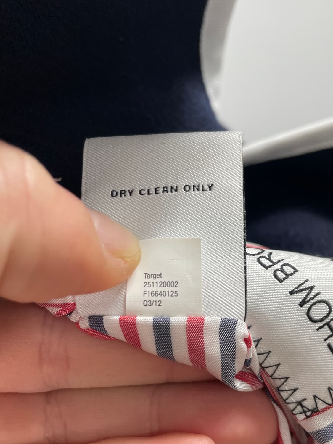 톰브라운 X 니만마커스 파이핑 블레이저 7부 자켓 (on.315) 상품이미지9