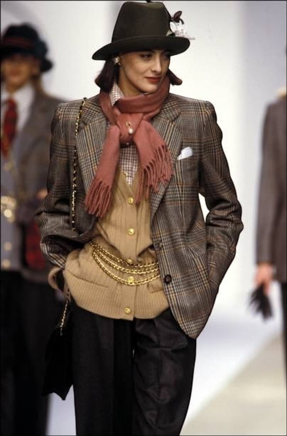 샤넬 87FW 캐시미어 가디건 상품이미지1