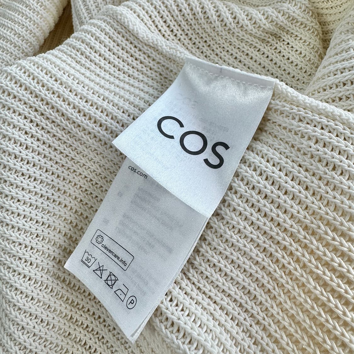 COS 슬리브리스 니트 드레스 상품이미지4