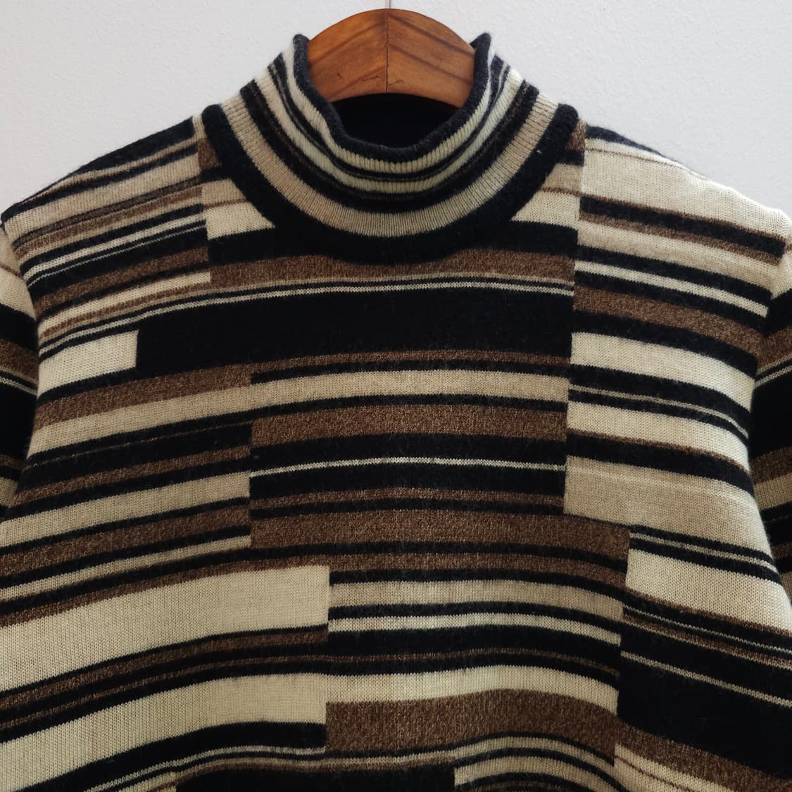 LANCEL 울 100% 스트라이프 하이넥 니트 상품이미지2