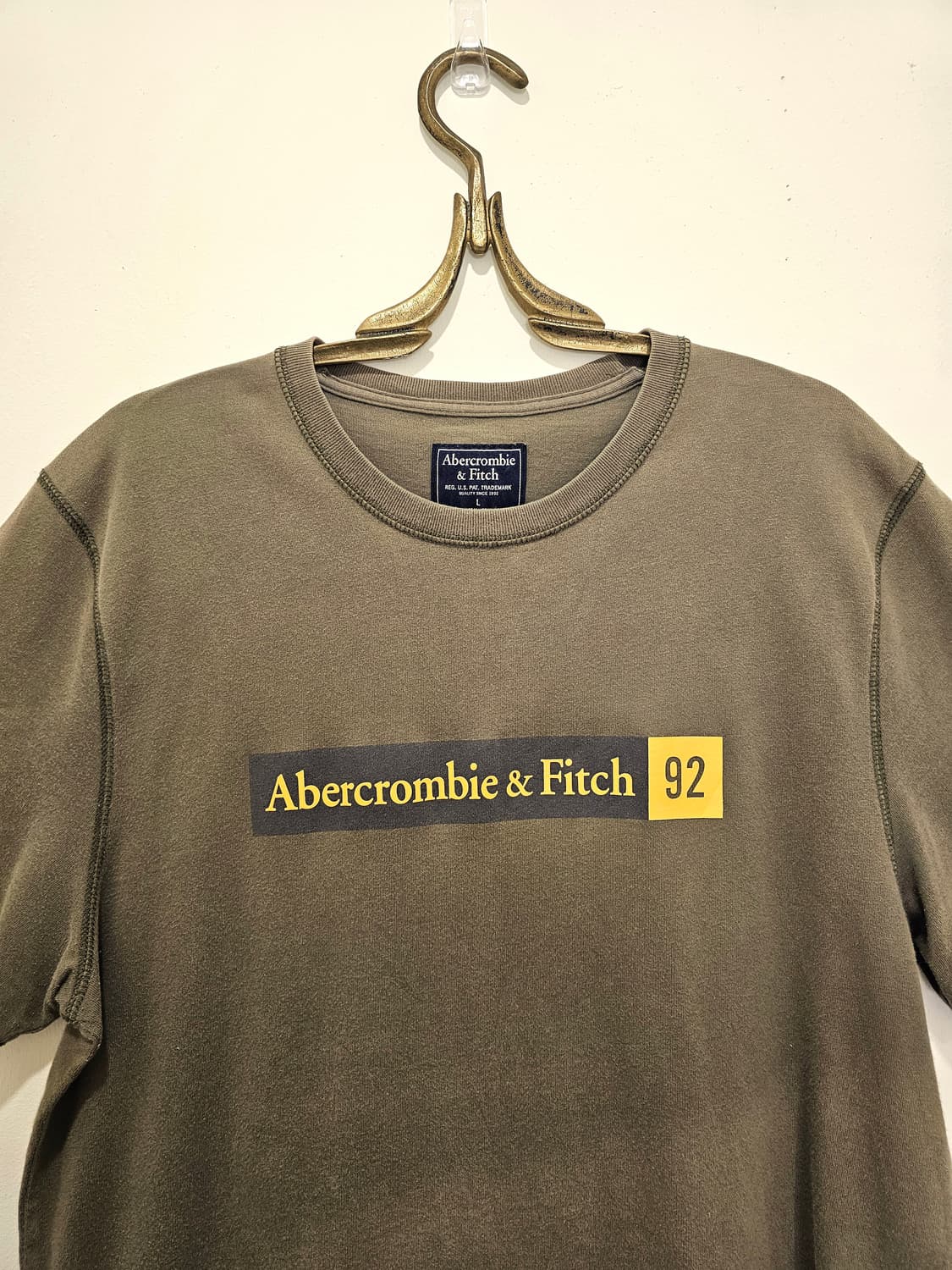 Abercrombie & Fitch 카키 로고 반팔T 상품이미지2