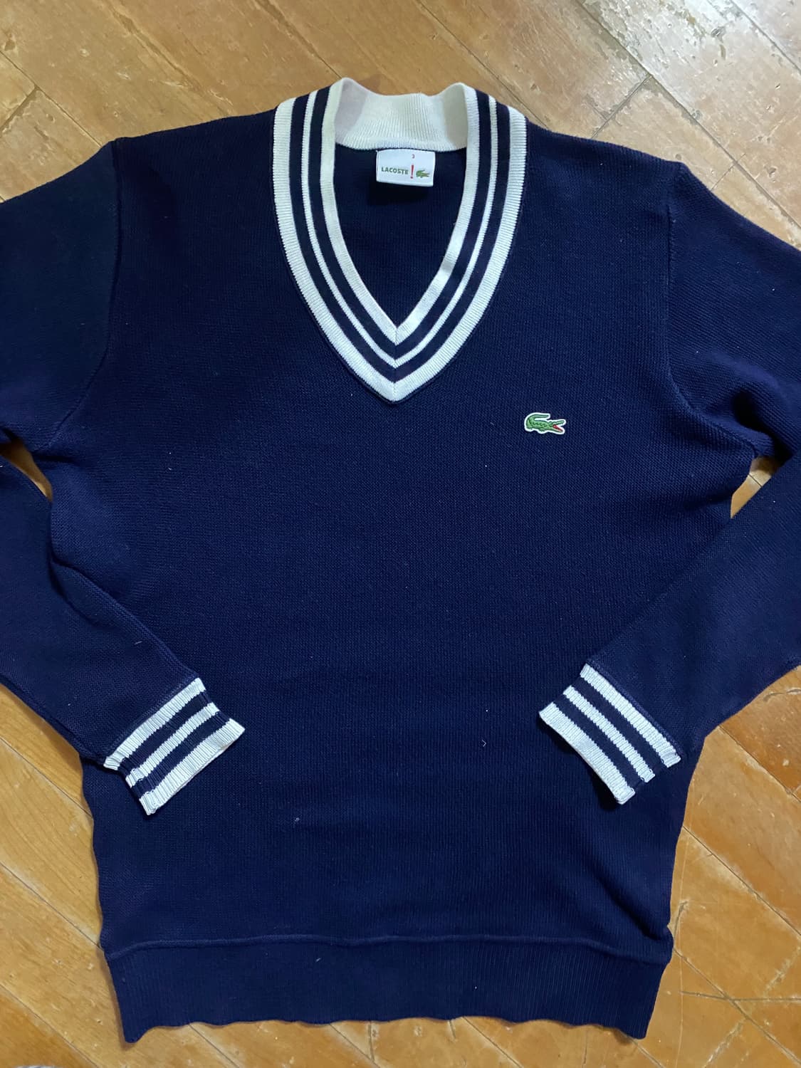 라코스테 브이넥 니트 네이비 100 상품이미지1