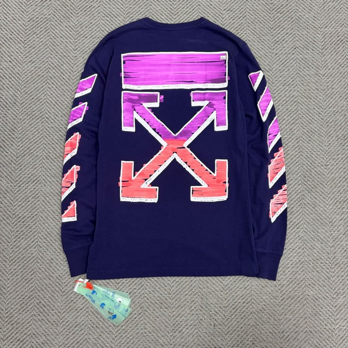 오프화이트 마커에로우 롱슬리브 v2072 상품이미지2