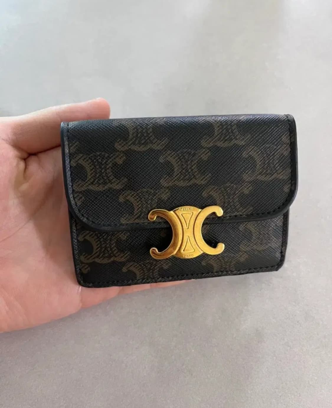 셀린느 트리옹프 플랩 카드지갑 상품이미지2